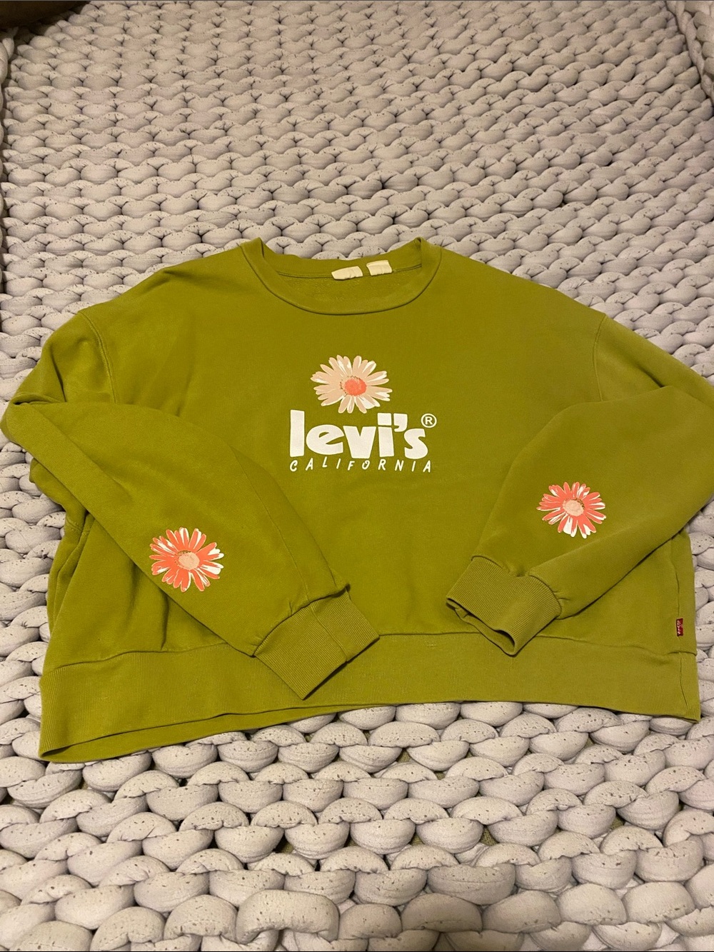 Levi’s cropped sweatshirt